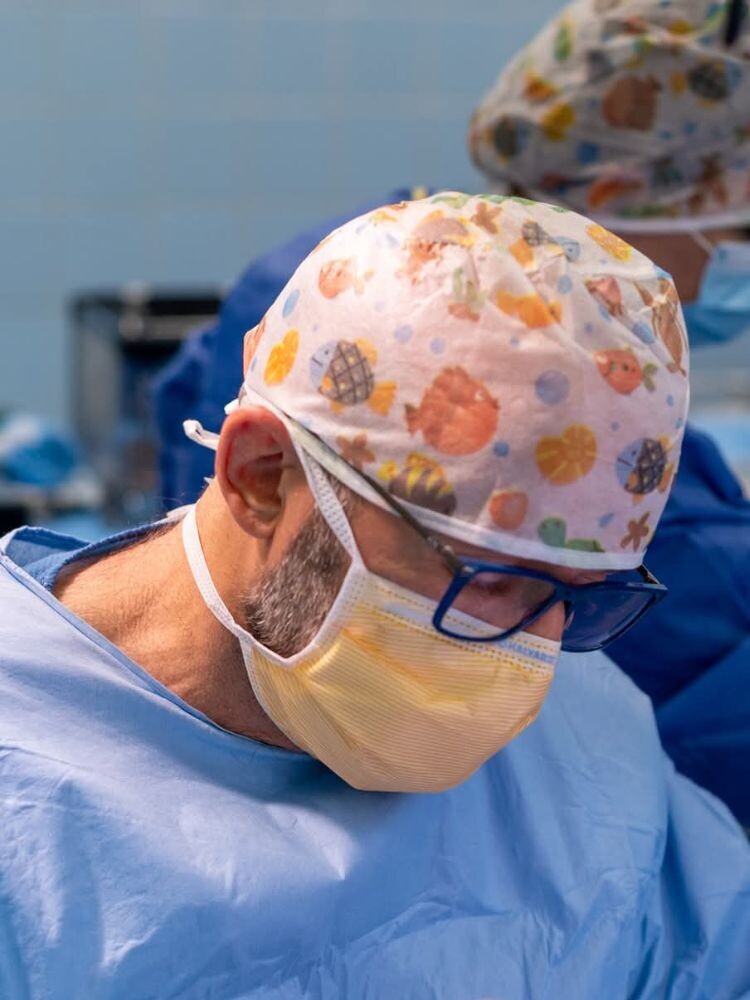 Dr n. med Paweł Flont